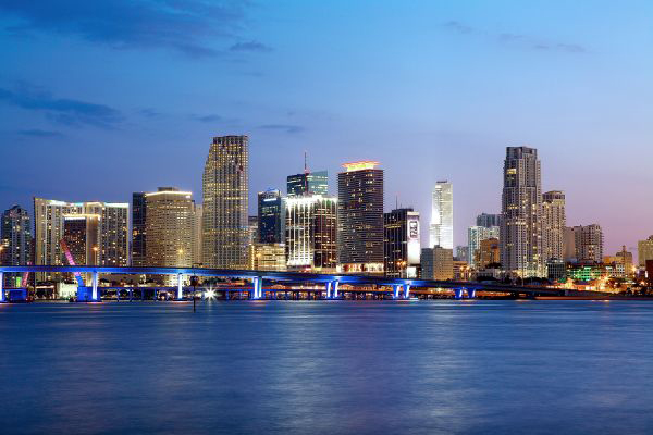 Miami_Downtown-Miami-Skyline-Night-landscape-LS-b5adb603